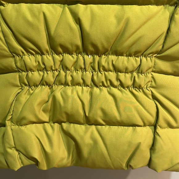 Abercrombie and Fitch puffer jacket, sleeveless size medium. - Picture 7 of 7